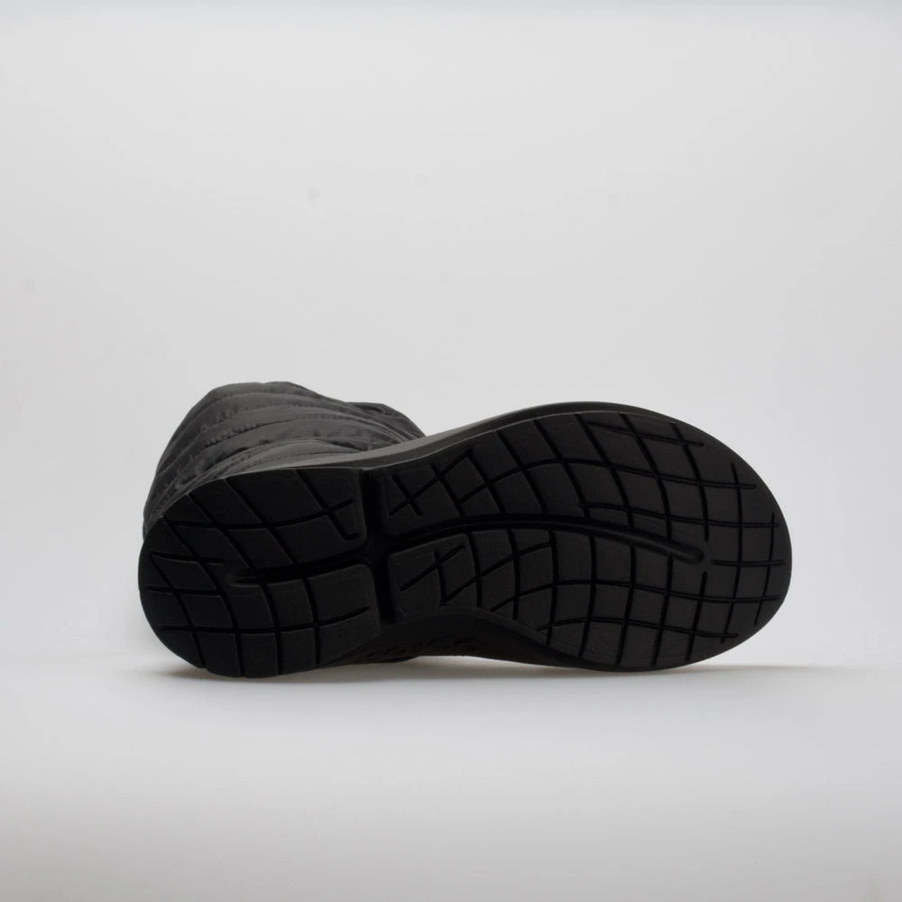 OOFOS Oomg Boot Women's Black/Black 6 OOFOS Oomg Boot Women's Black/Black - Image 4